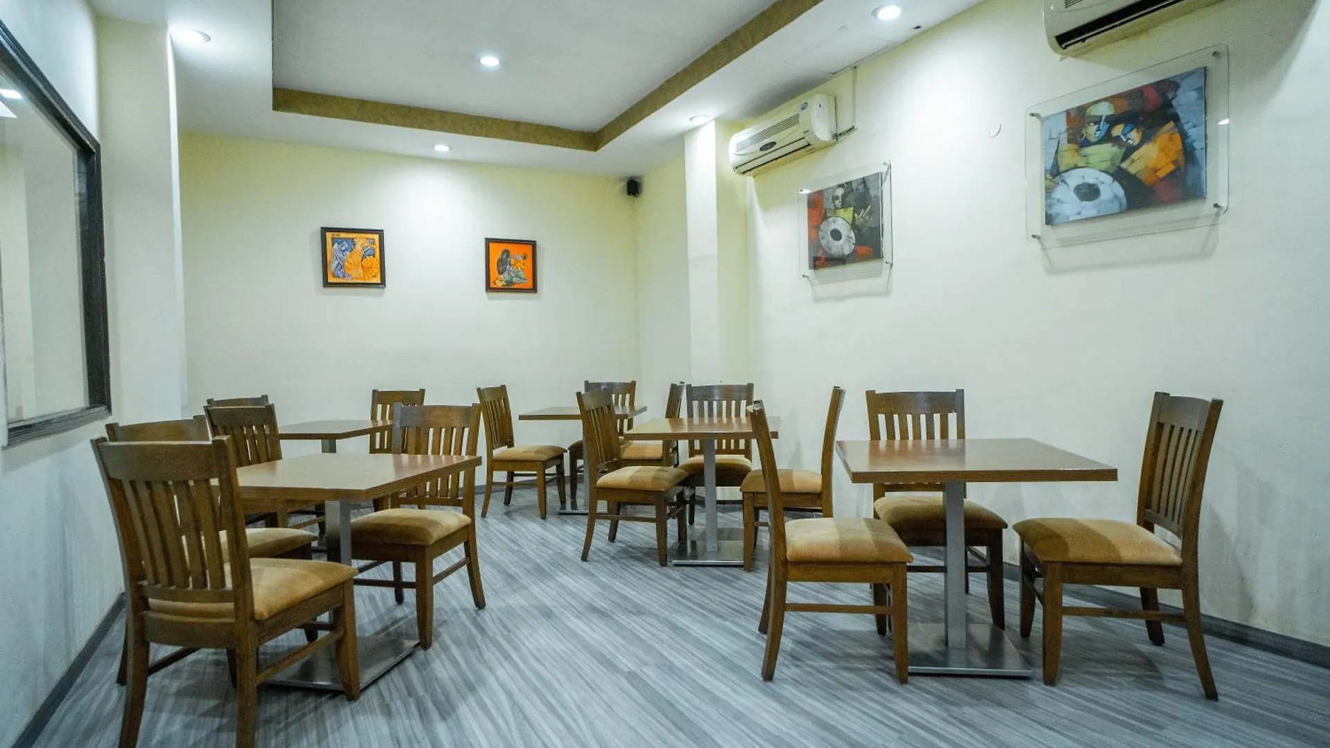 Enkay Residency V Block-Cyber City Gurgaon Apartament